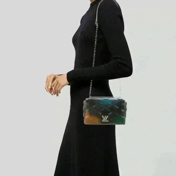 Authentic Louis Vuitton twist lock Puff GO 14 PM- COA INCLUDED - Picture 4 of 14